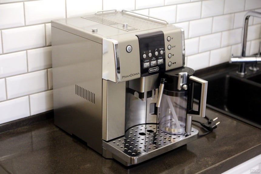 Jura vs. Delonghi: Which Coffee Machine to Choose?