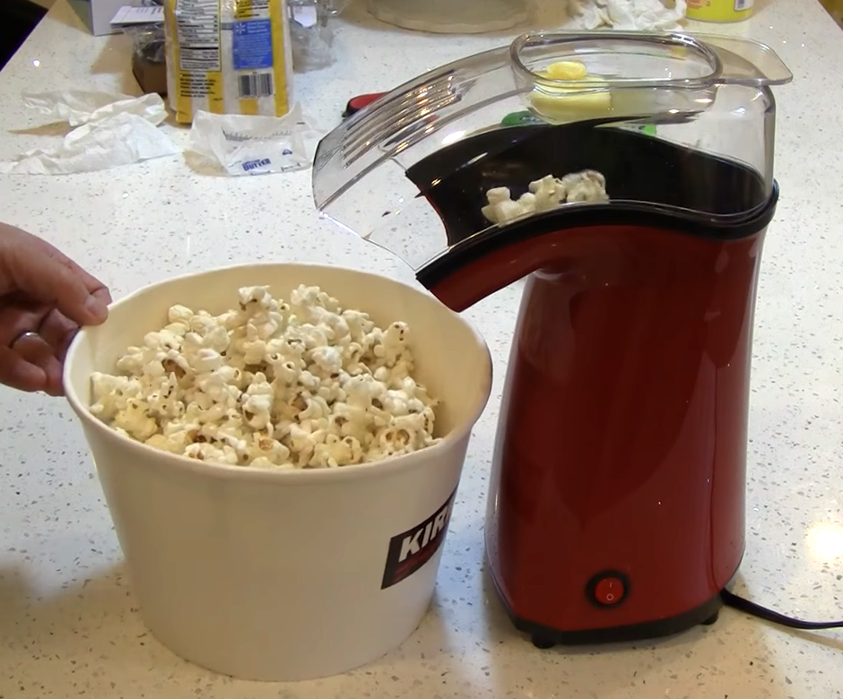 Nostalgia APH200 Air-Pop Popcorn Maker Review (Winter 2023)
